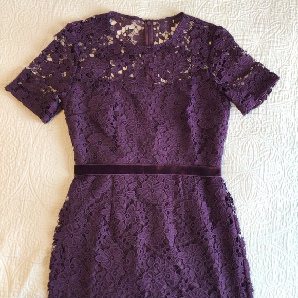 Donna Morgan Dresses & Skirts - EUC Donna Morgan Purple Lace Short Sleeve Midi Dress size 8